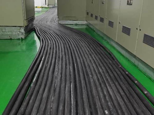 徽县如何根据理论计算公式计算温度对特定电压测量结果的影响?